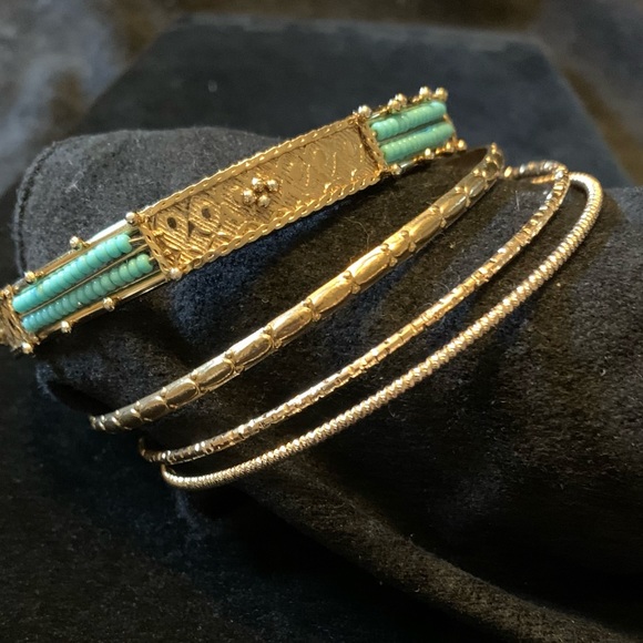4 gold tone bangle bracelets. 1 w/turquoise seed beads 1/4” wide, 2.5” diameter - Picture 3 of 3